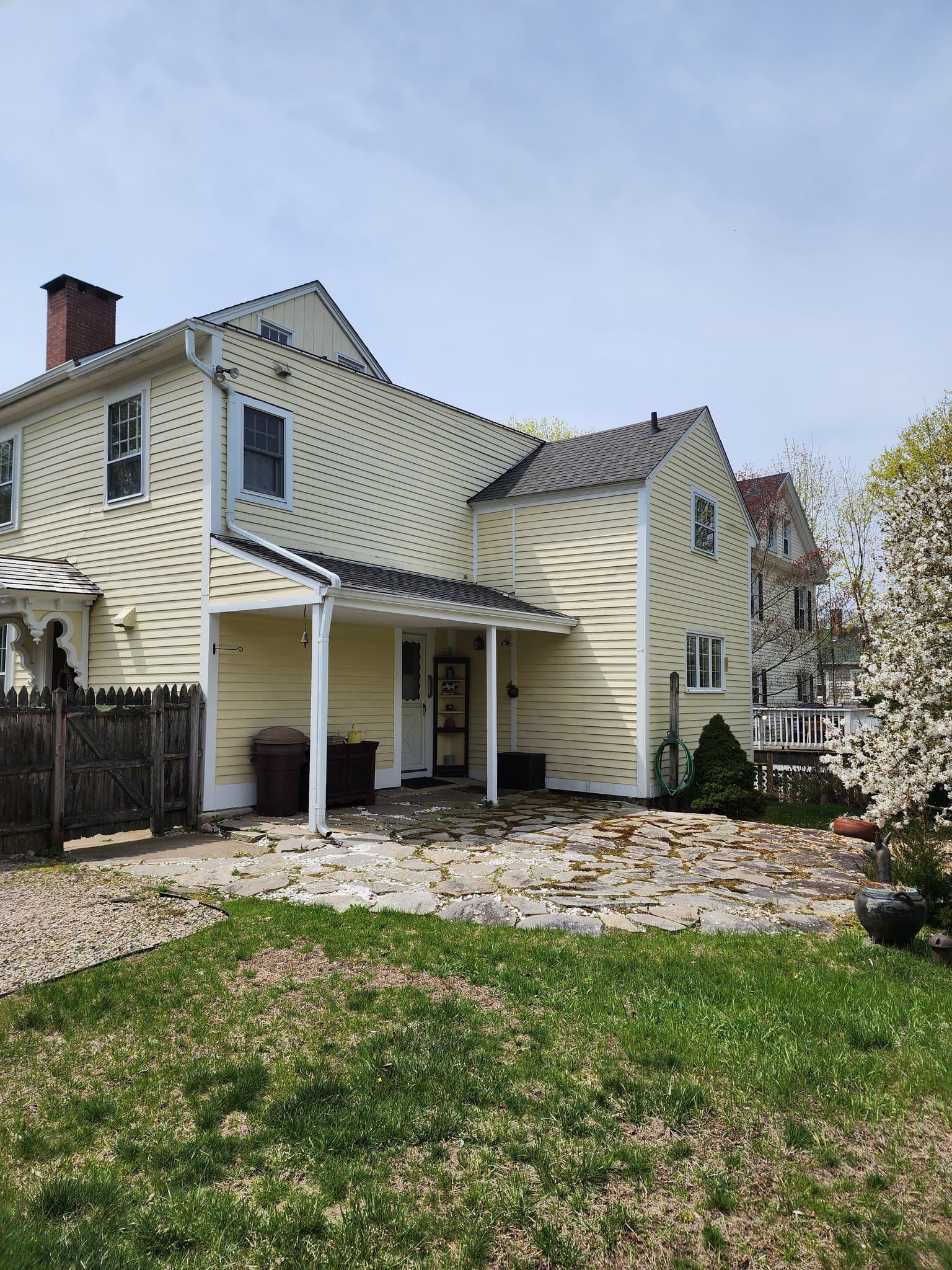 Stonighton House: 1444 Pequot Trail