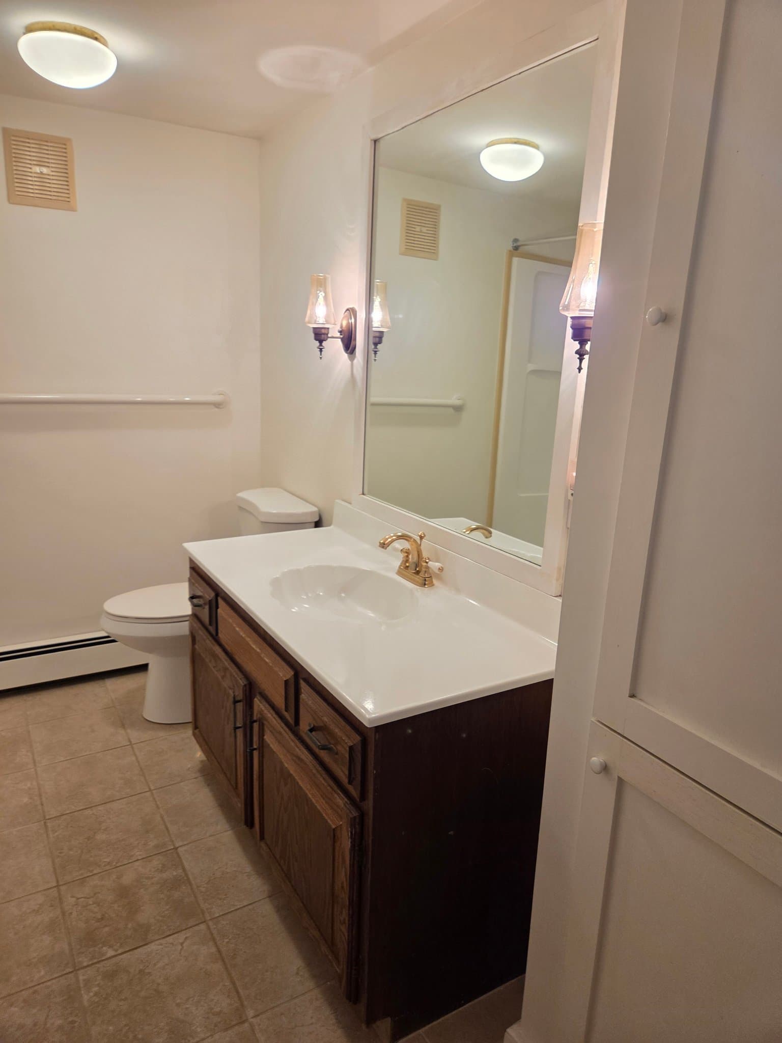 Stonighton House: 1444 Pequot Trail