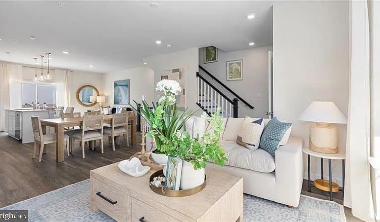 carlisle Townhome: 53 northside ct