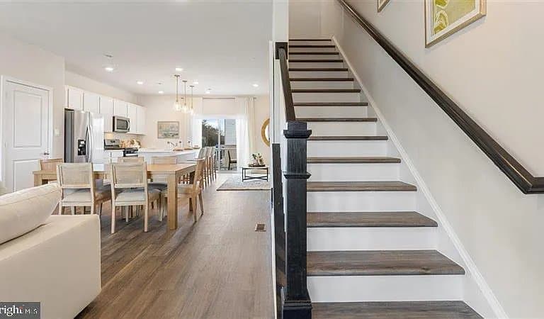 carlisle Townhome: 53 northside ct
