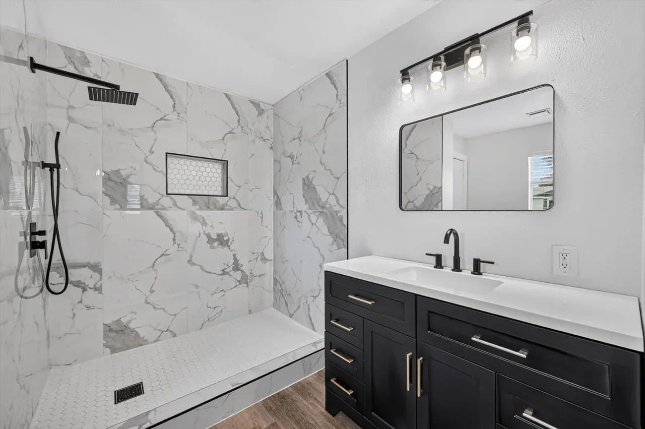 Euless House: 1022 Denton Drive