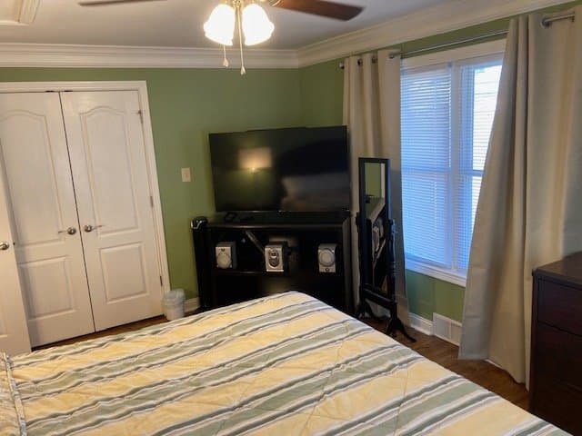 Louisville House: 218 Kratz Lane