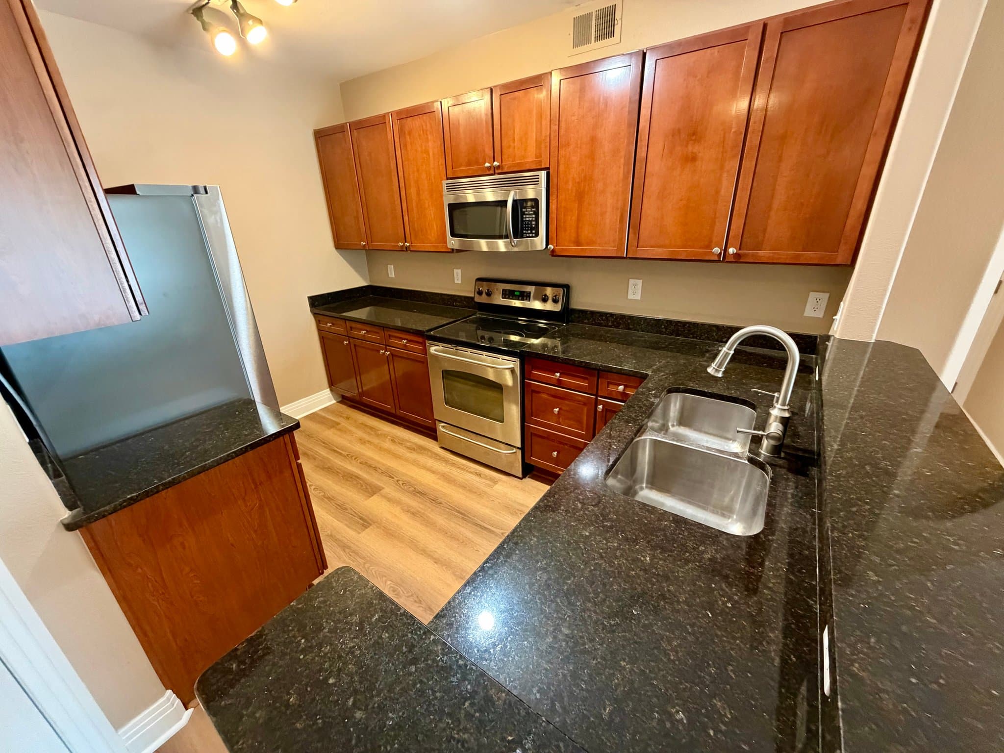 Englewood Condo: 9039 E Panorama Cir