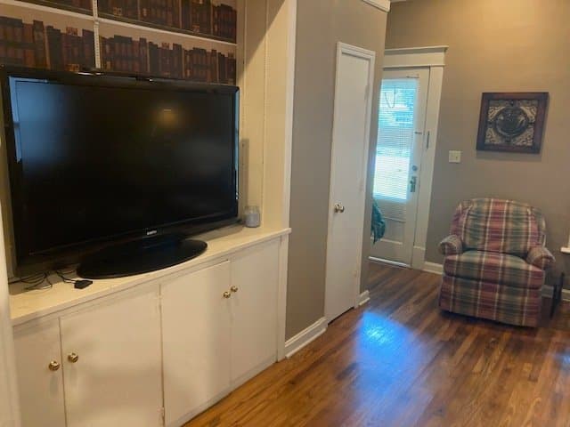 Louisville House: 237 Tucker Station Rd.