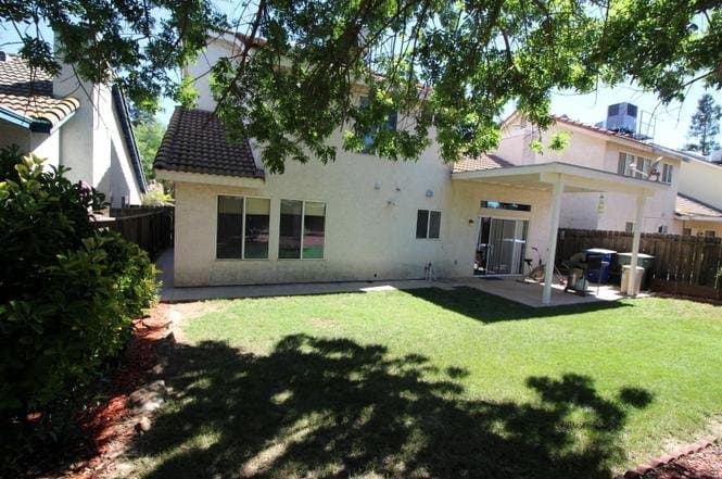 Fresno House: 1408 E Salem Ave