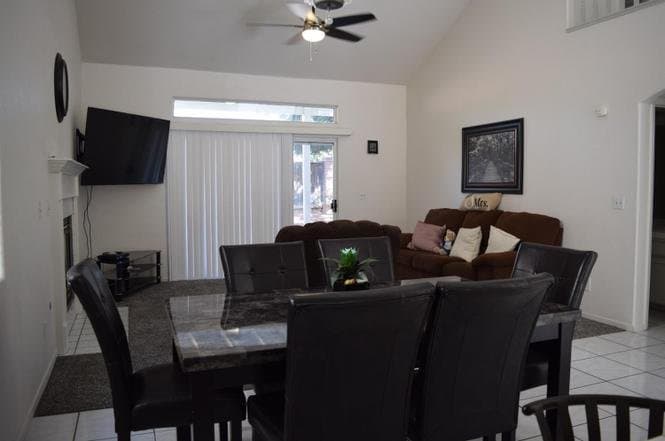 Fresno House: 1408 E Salem Ave