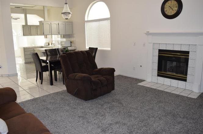 Fresno House: 1408 E Salem Ave