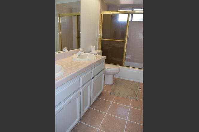 Fresno House: 1408 E Salem Ave