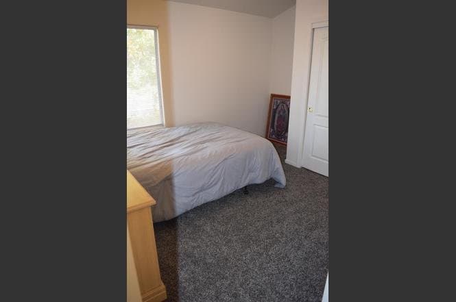 Fresno House: 1408 E Salem Ave