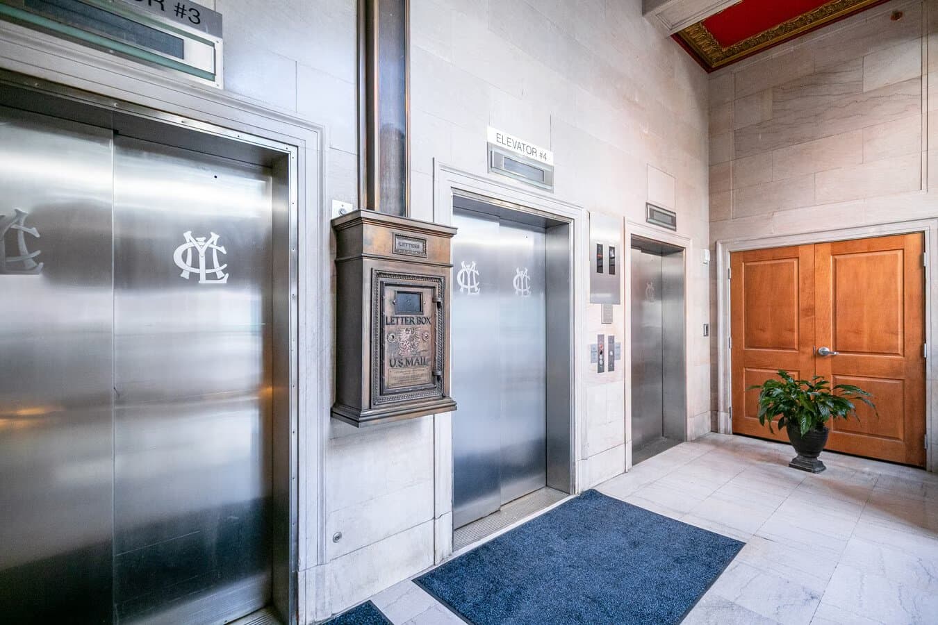 Memphis Apartment: 62 N Main St