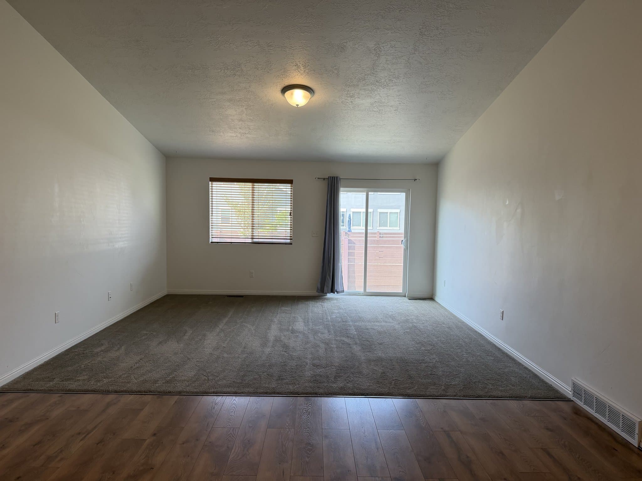 Vineyard House: 149 E 460 N