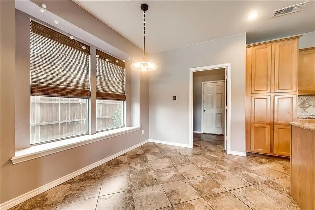 Fort Worth House: 12501 Lizzie Place