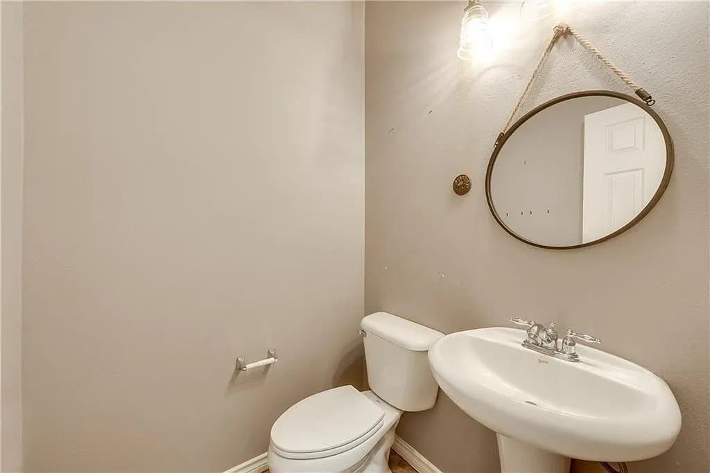 Fort Worth House: 12501 Lizzie Place