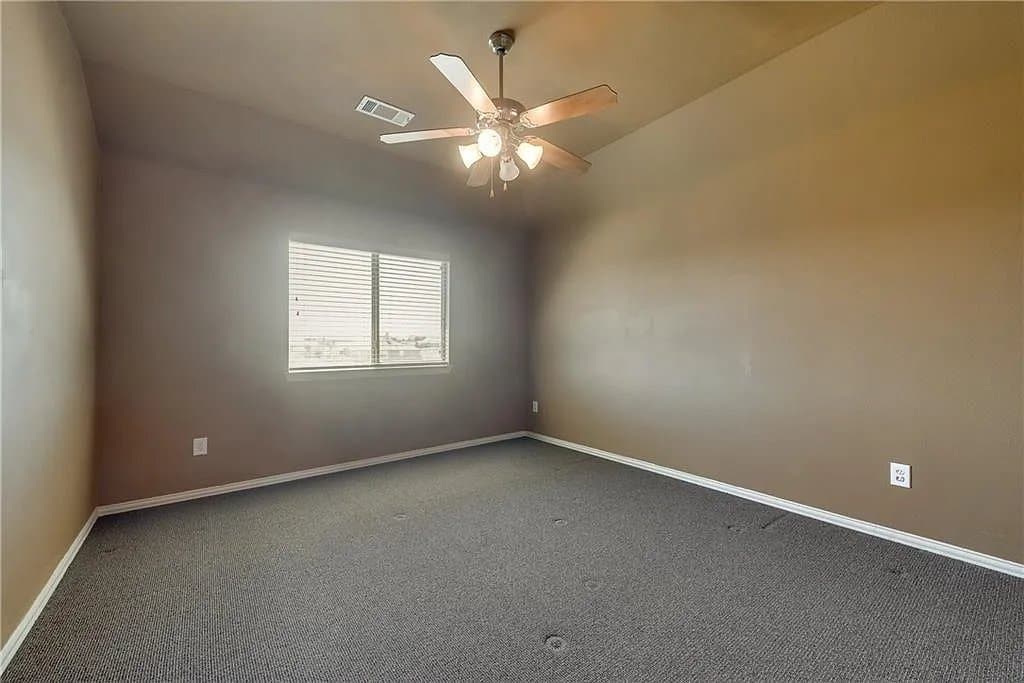 Fort Worth House: 12501 Lizzie Place