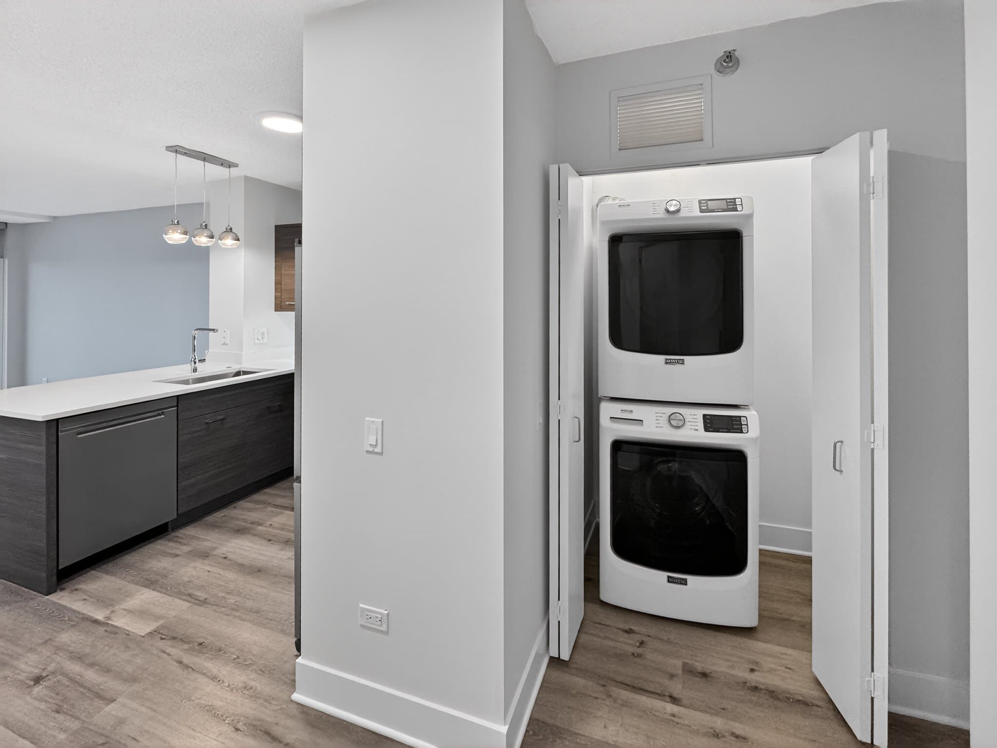 Chicago Condo: 304 N Canal Street