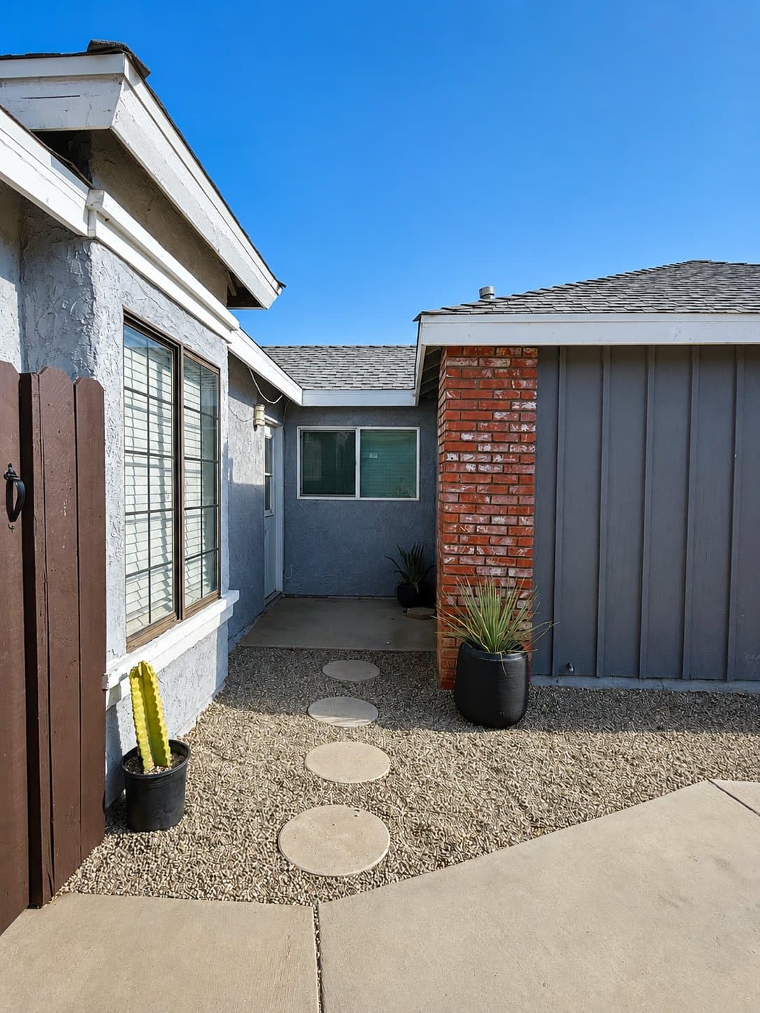 Palmdale House: 37626 12th St E