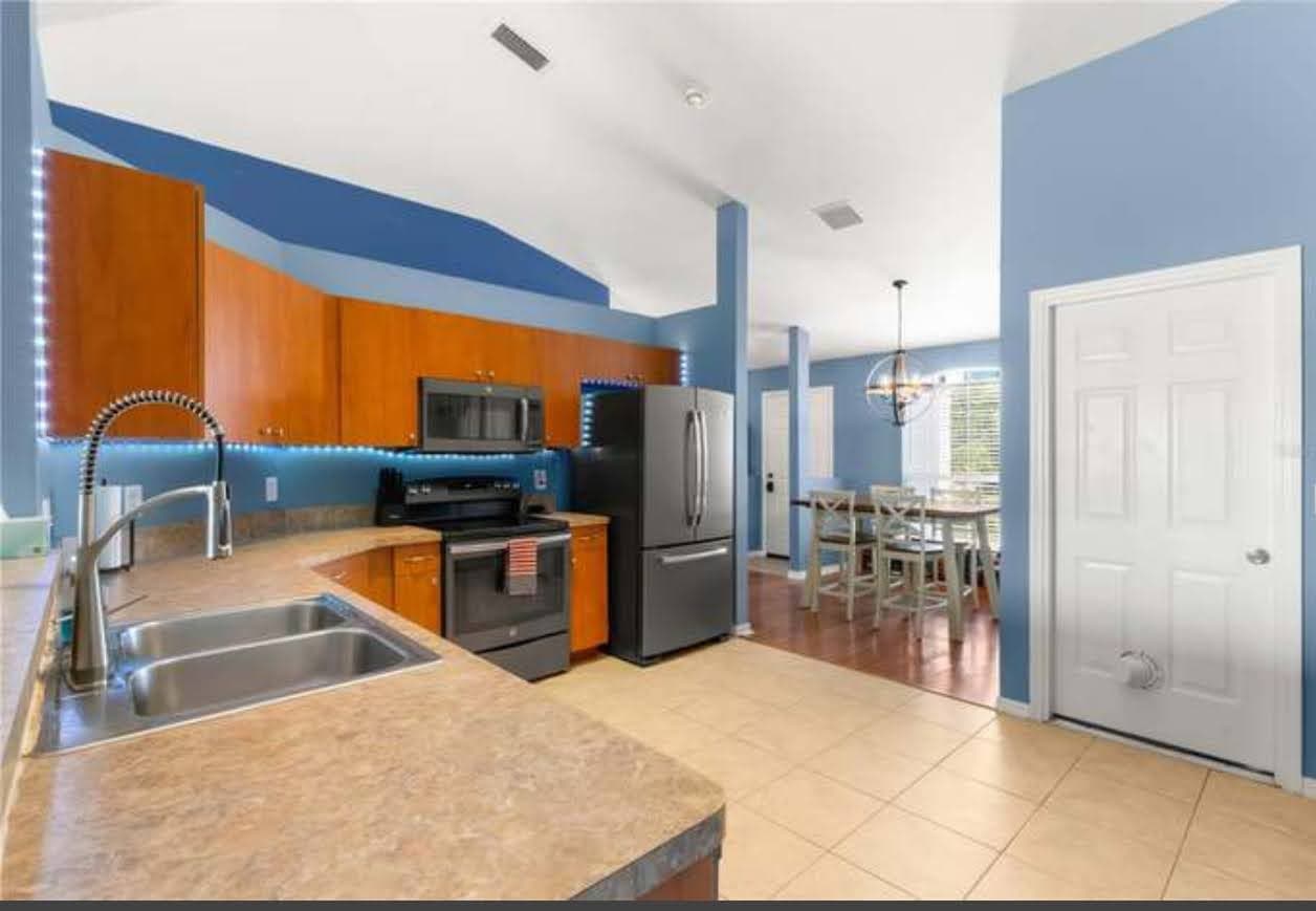 Palmetto House: 10607 Bud Rhoden Rd