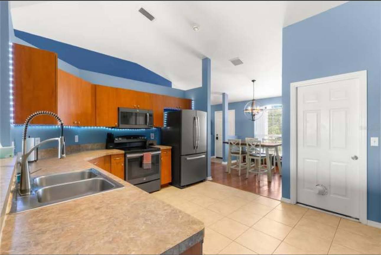 Palmetto House: 10607 Bud Rhoden Rd