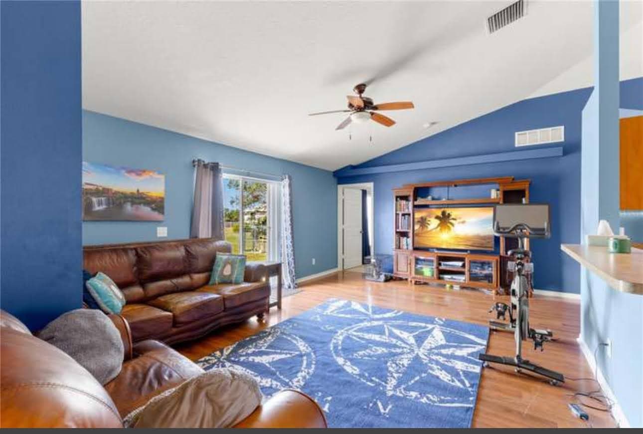 Palmetto House: 10607 Bud Rhoden Rd