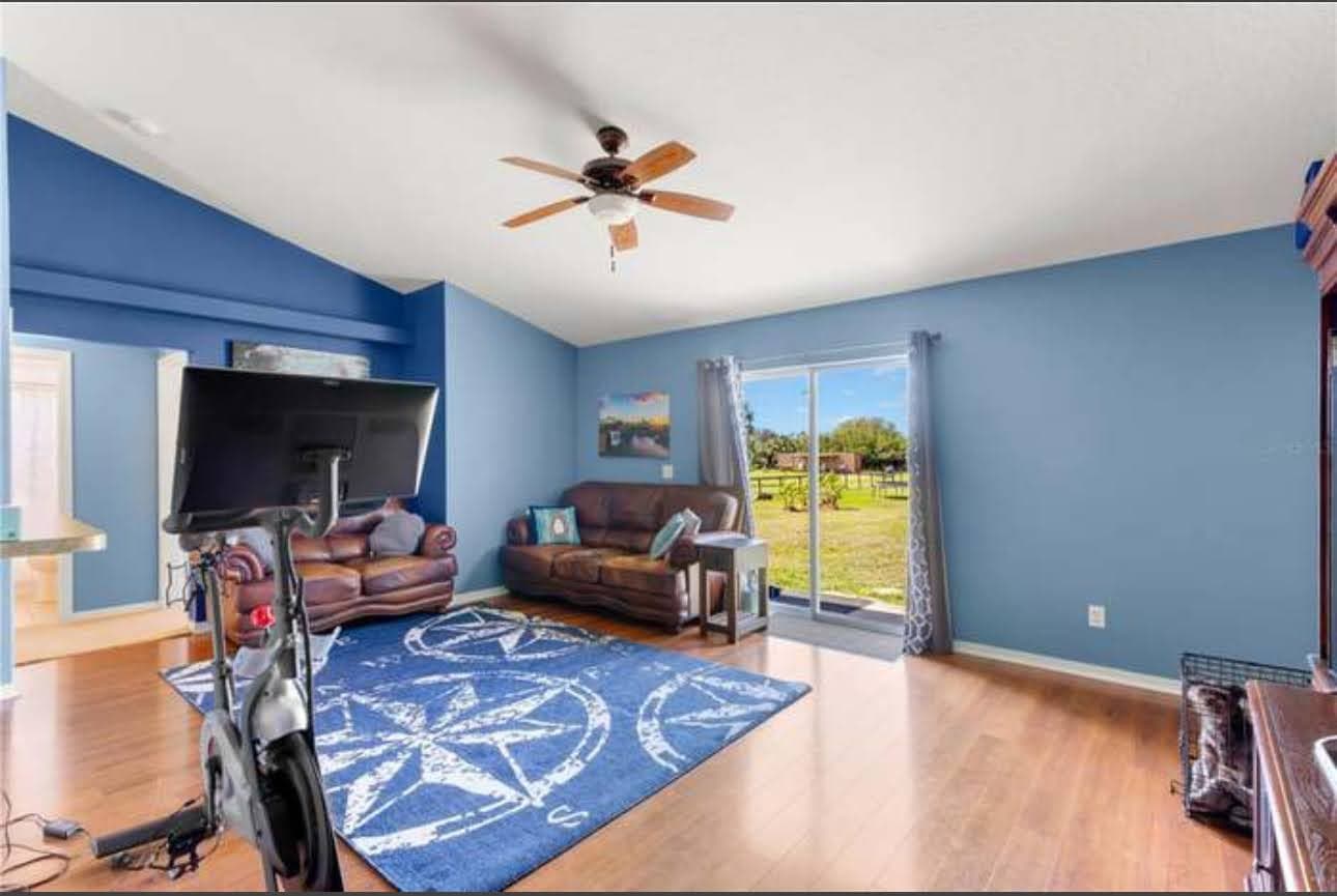 Palmetto House: 10607 Bud Rhoden Rd