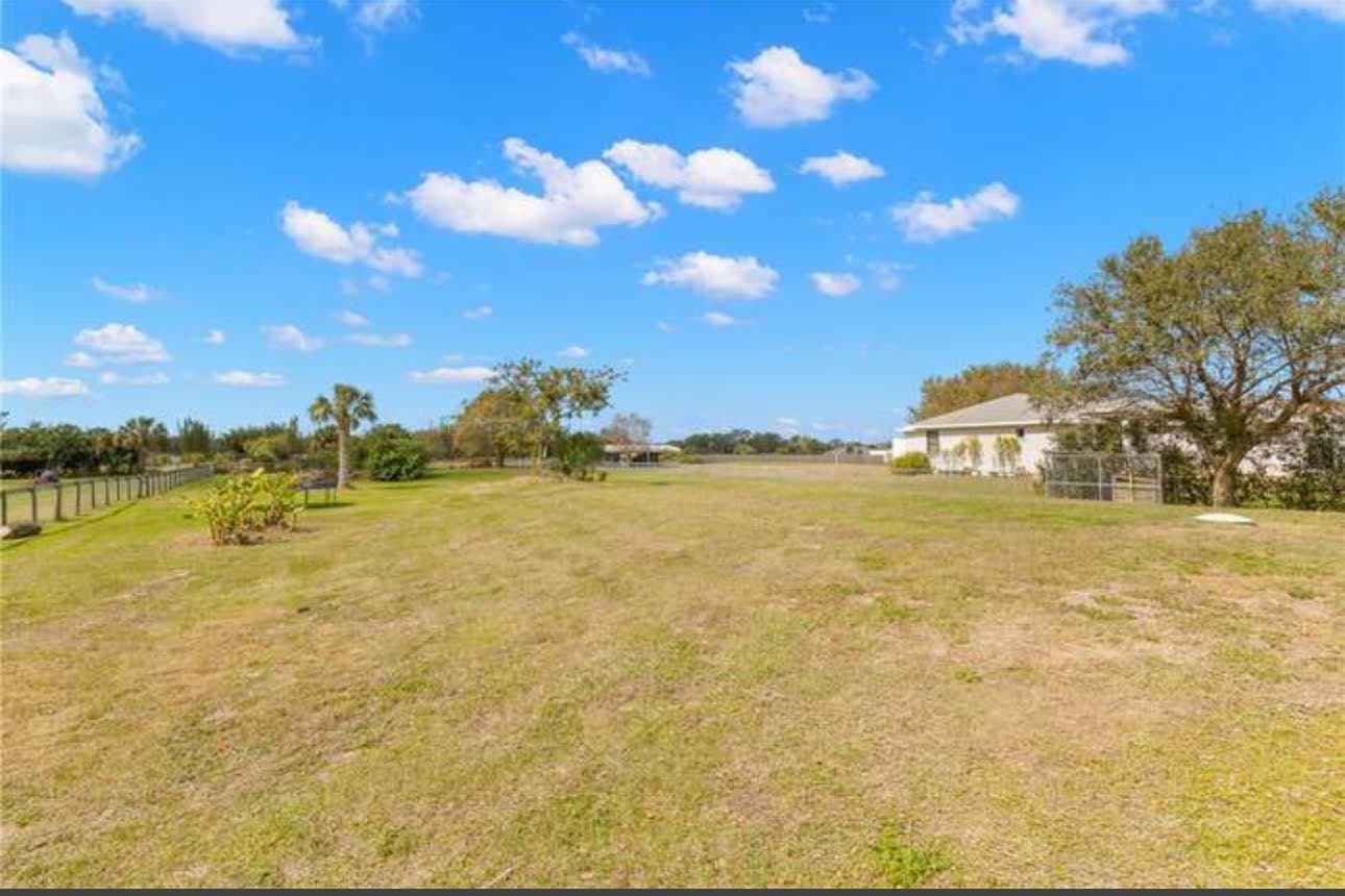 Palmetto House: 10607 Bud Rhoden Rd