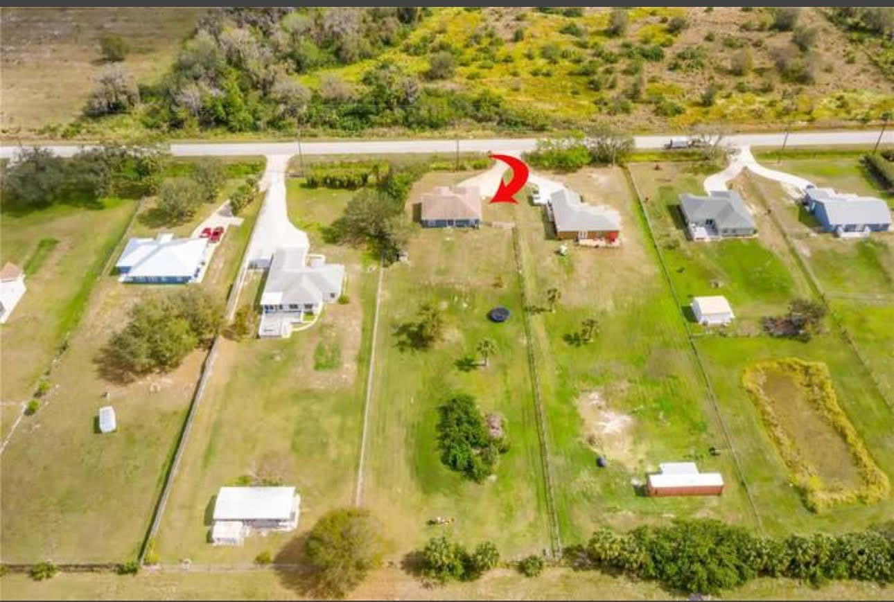 Palmetto House: 10607 Bud Rhoden Rd