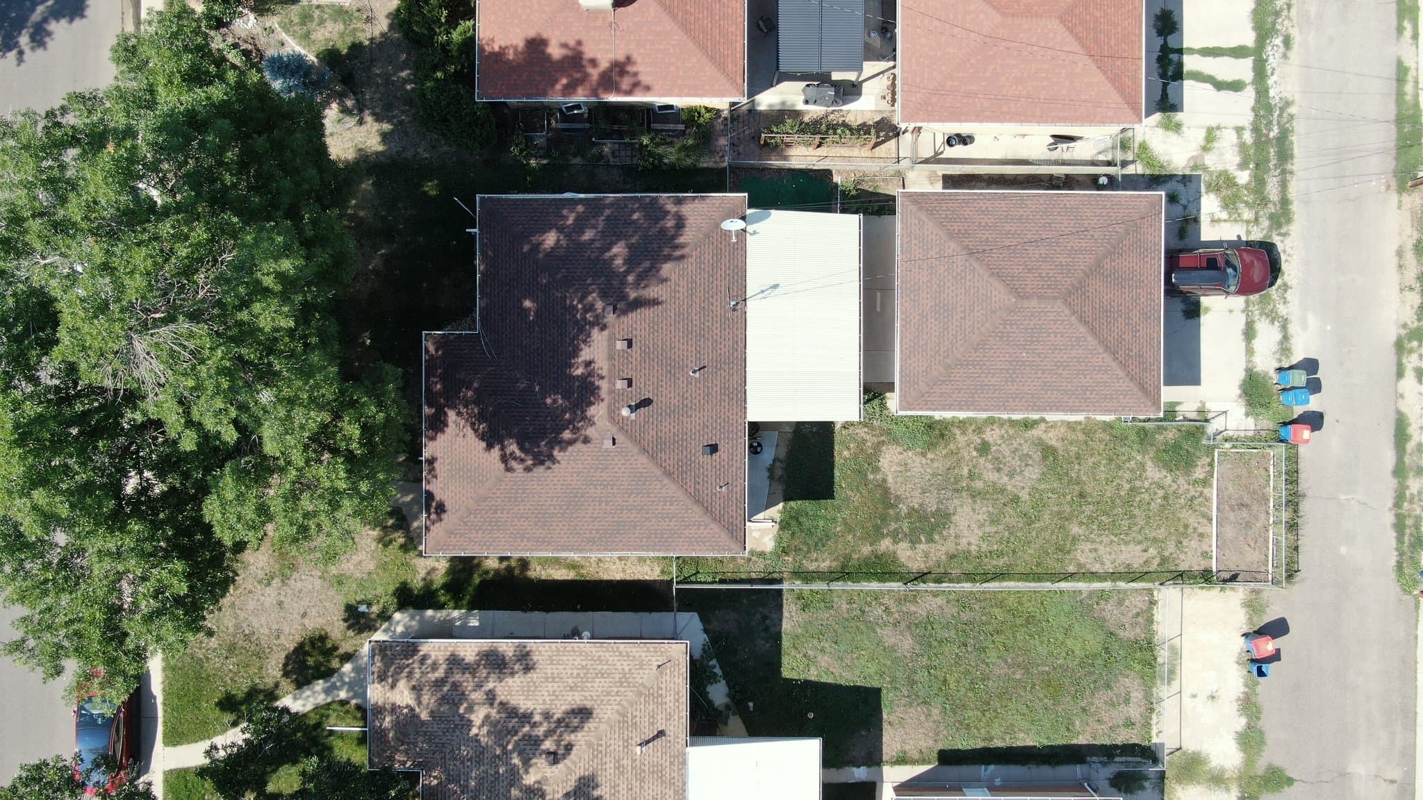 Edgewater House: 2230 Marshall St