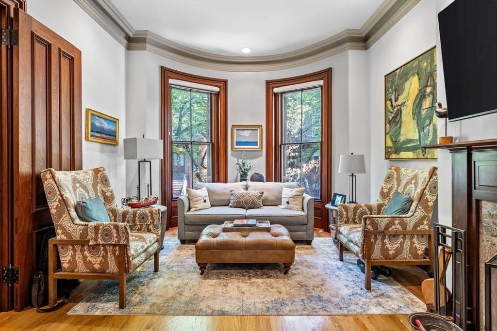 Boston Condo: 16 Holyoke St