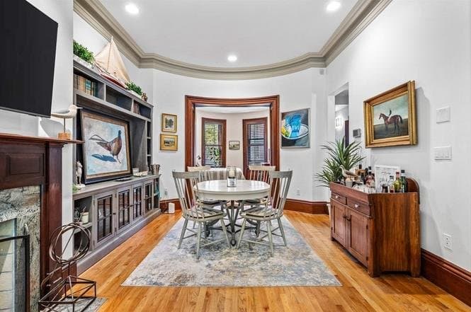 Boston Condo: 16 Holyoke St