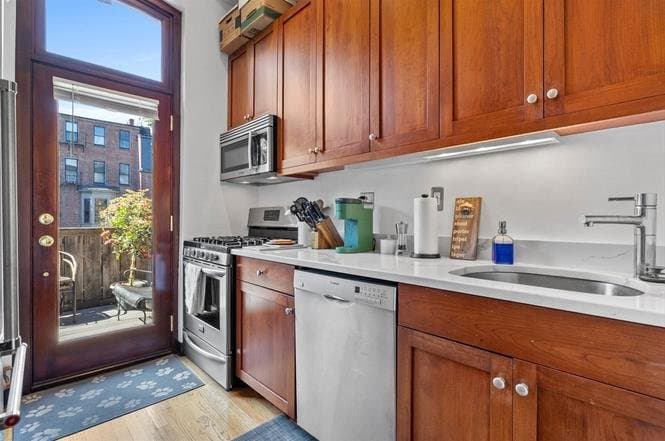 Boston Condo: 16 Holyoke St