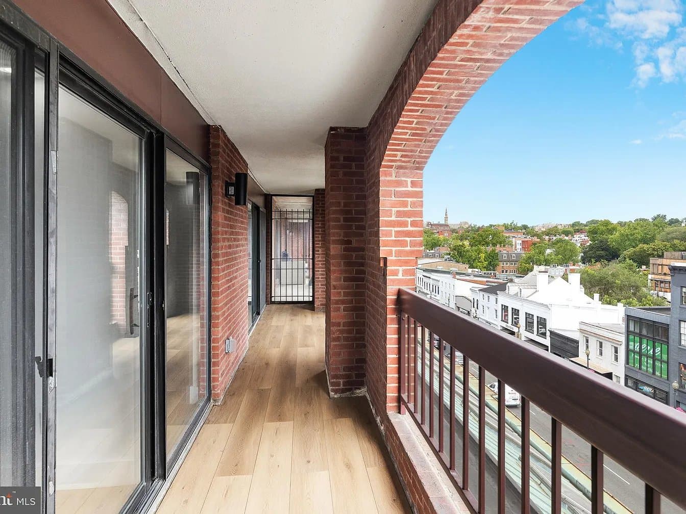 Washington Condo: 1080 Wisconsin Ave NW