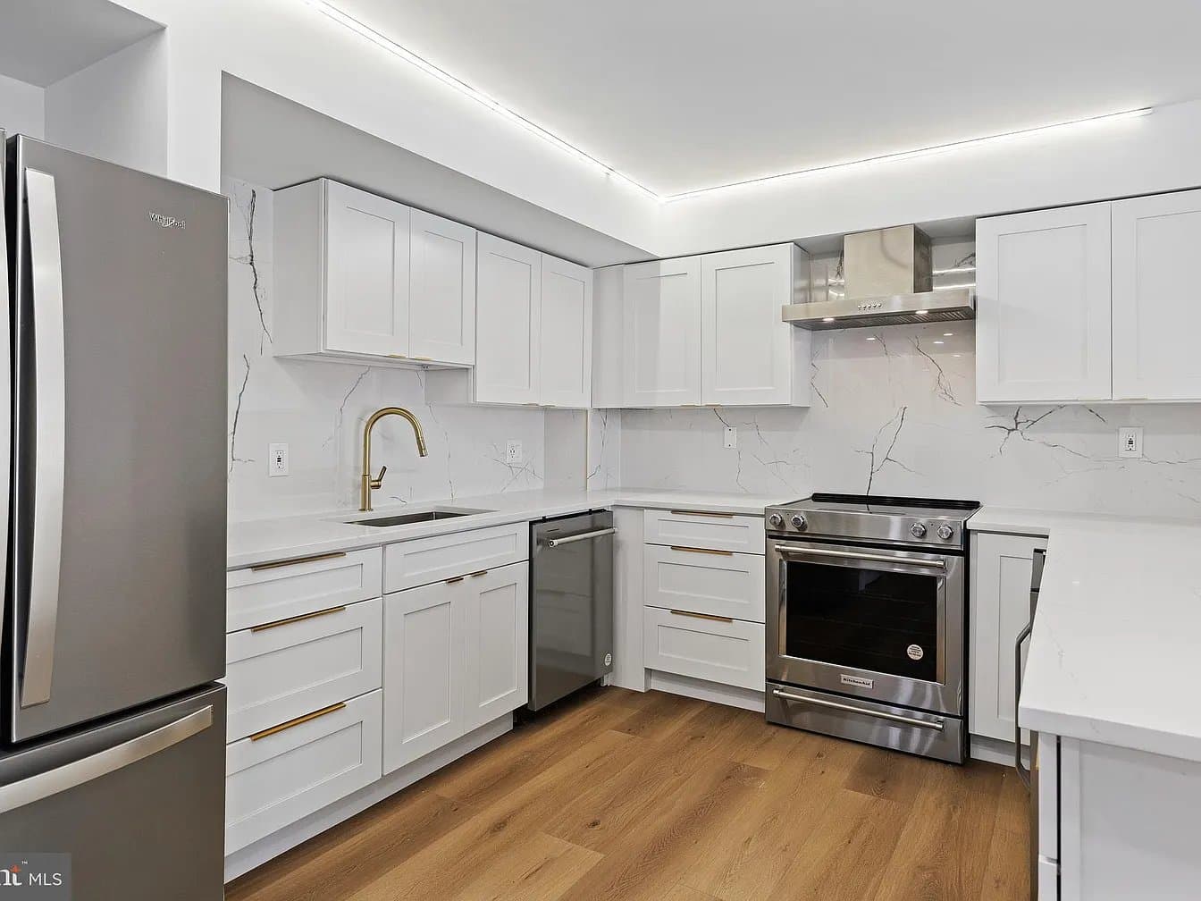 Washington Condo: 1080 Wisconsin Ave NW