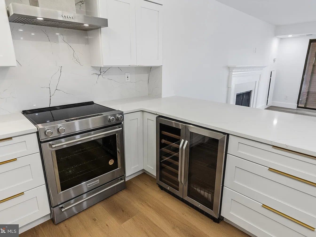 Washington Condo: 1080 Wisconsin Ave NW