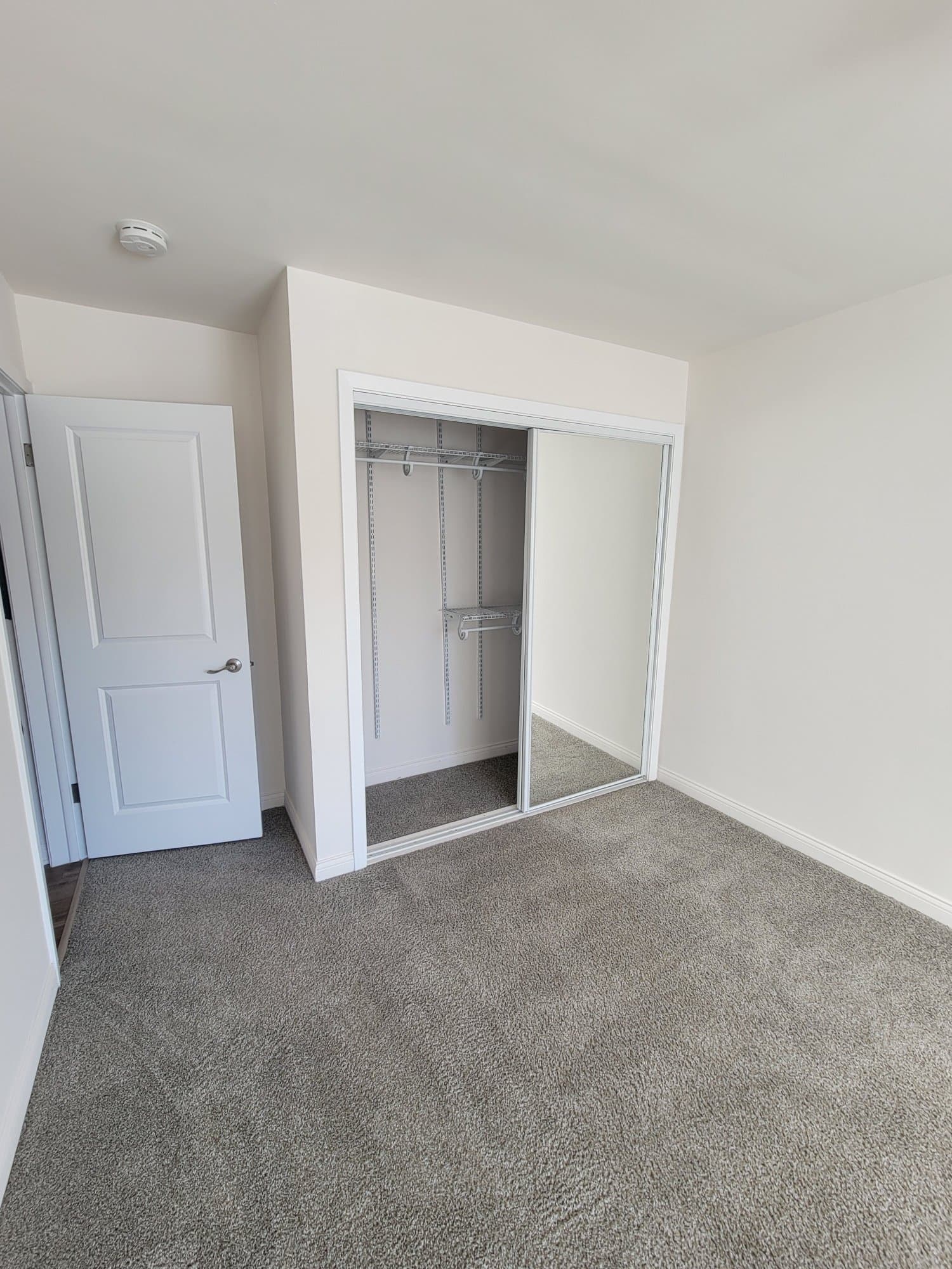 Glen Ellyn Apartment: 470 Saint Moritz Drive