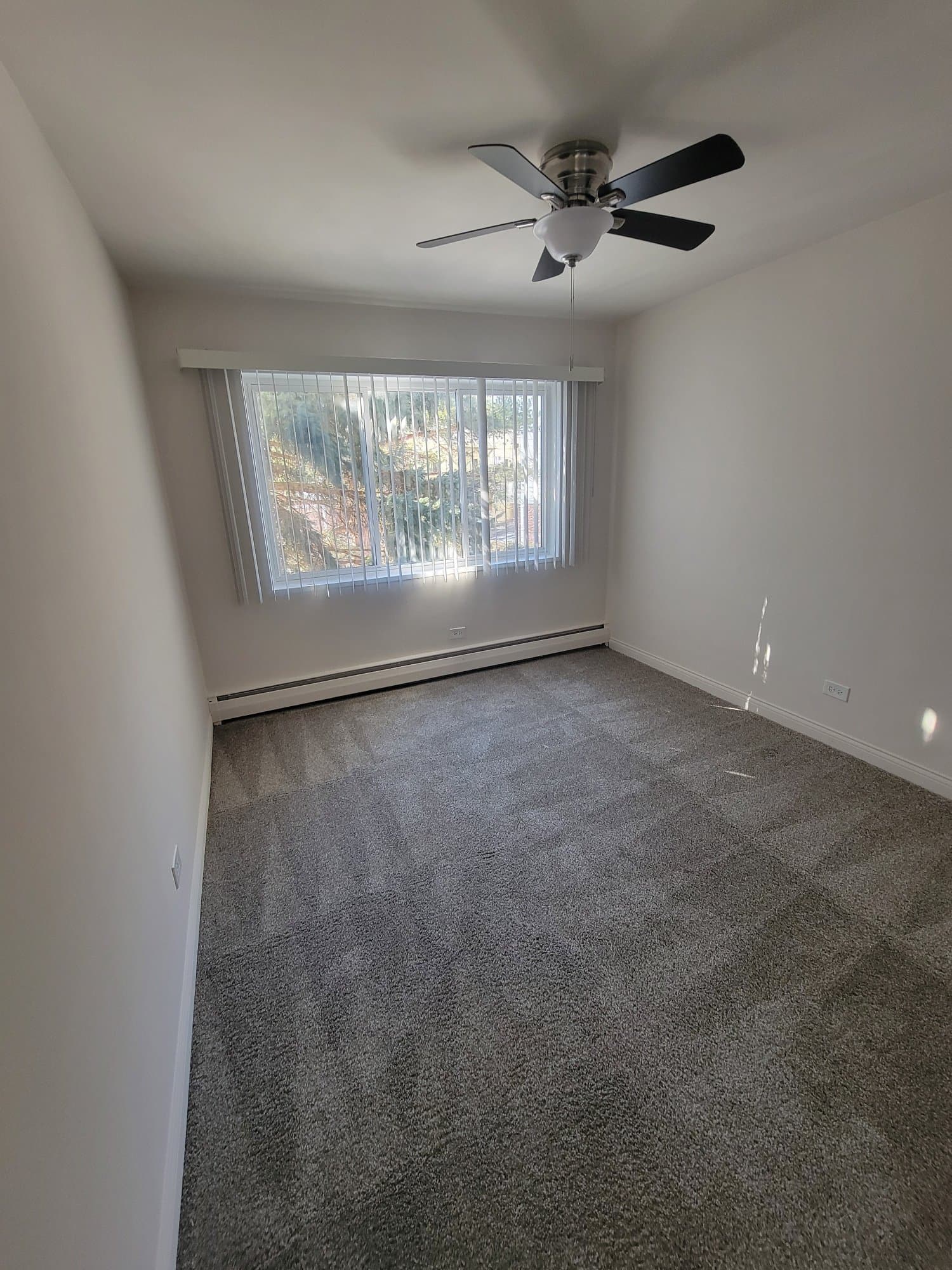 Glen Ellyn Apartment: 470 Saint Moritz Drive