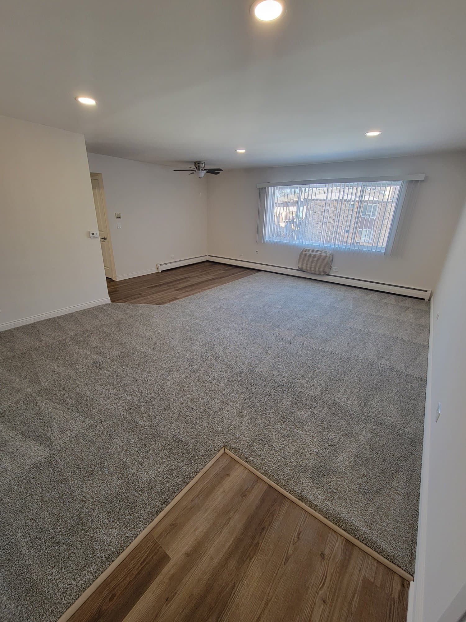 Glen Ellyn Apartment: 470 Saint Moritz Drive