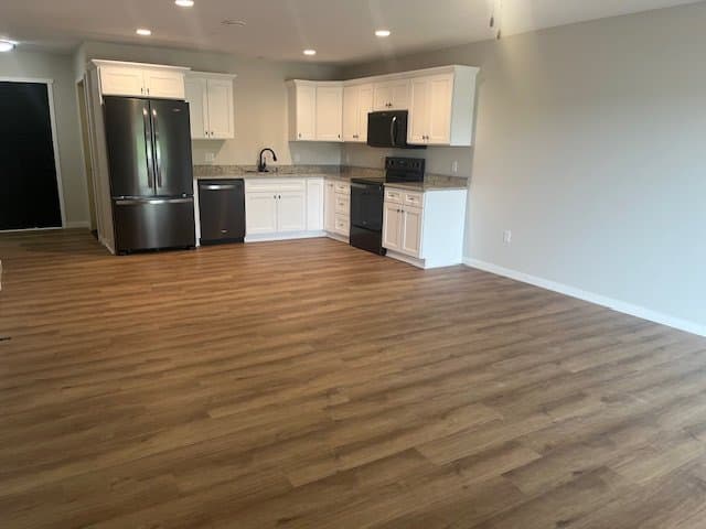 New Ulm Apartment: 2229 N Highland Ave