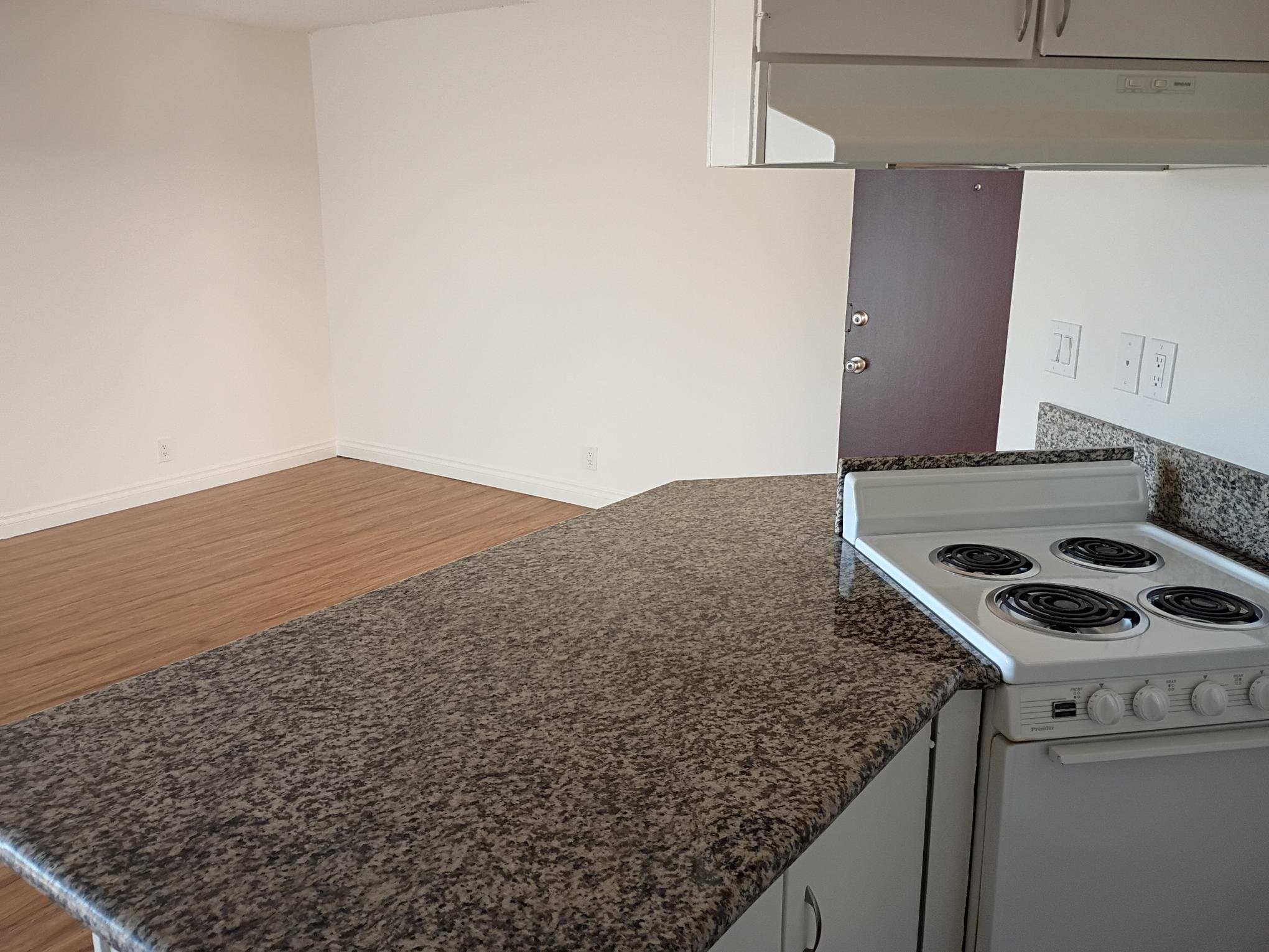 Huntington Beach Apartment: 4901 Heil Ave