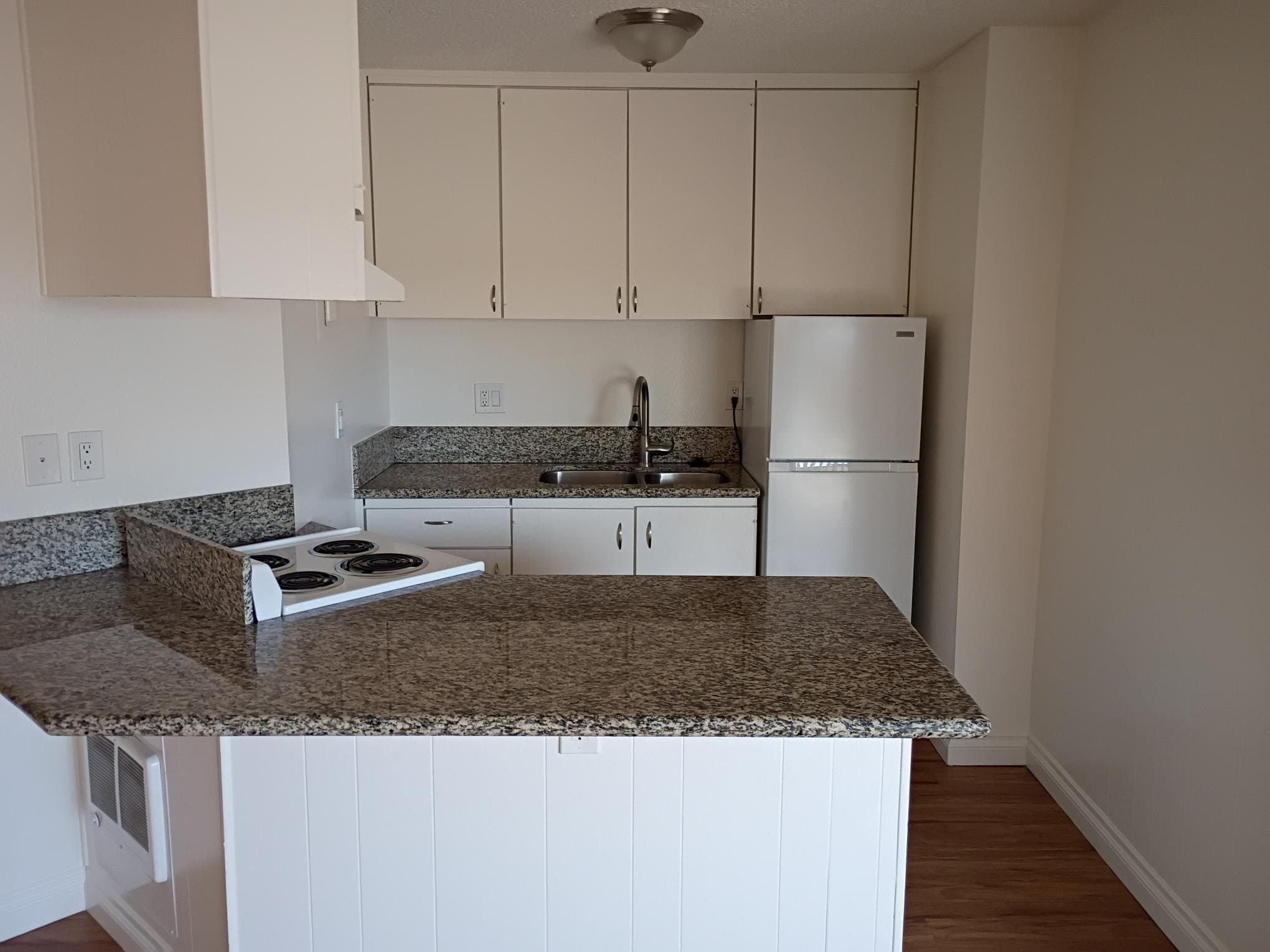 Huntington Beach Apartment: 4901 Heil Ave