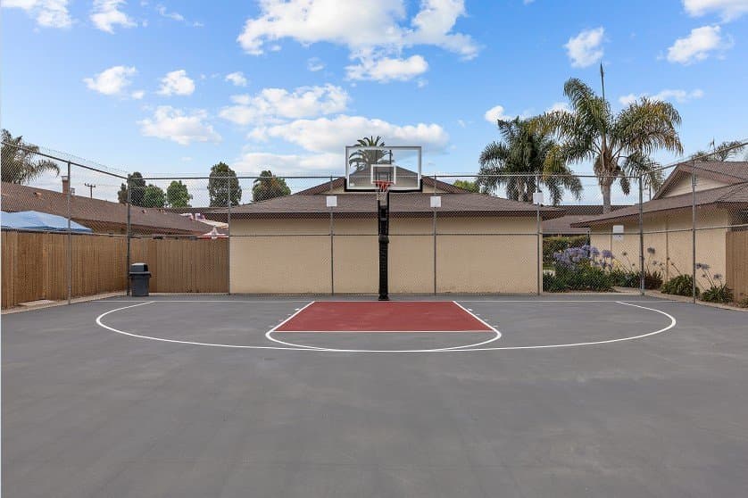 Huntington Beach Apartment: 4901 Heil Ave