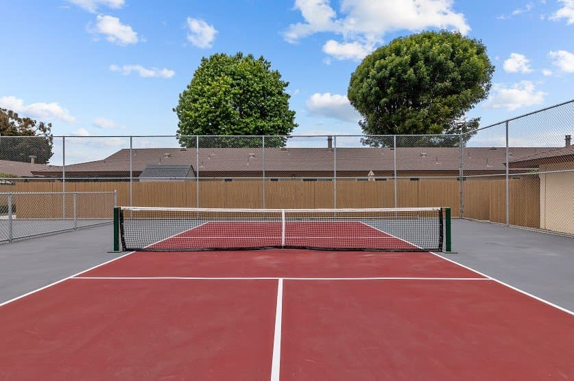 Huntington Beach Apartment: 4901 Heil Ave