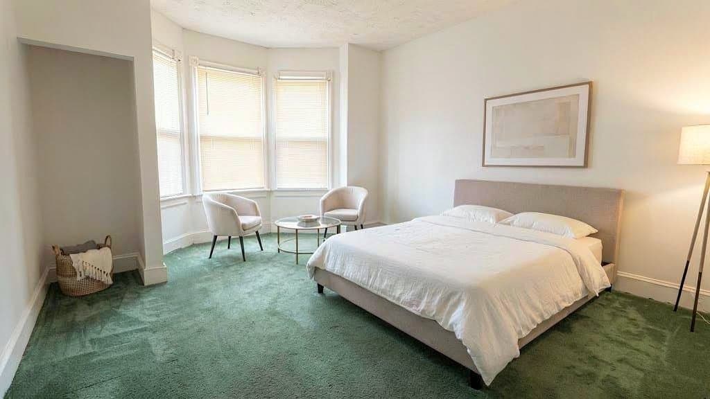 Trenton House: 43 Edgemere Ave
