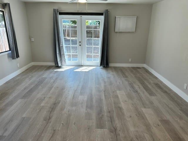 Lincoln House: 155 E St