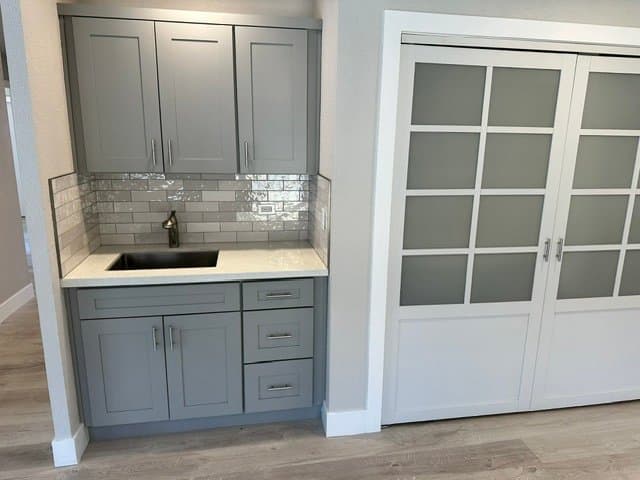 Lincoln House: 155 E St