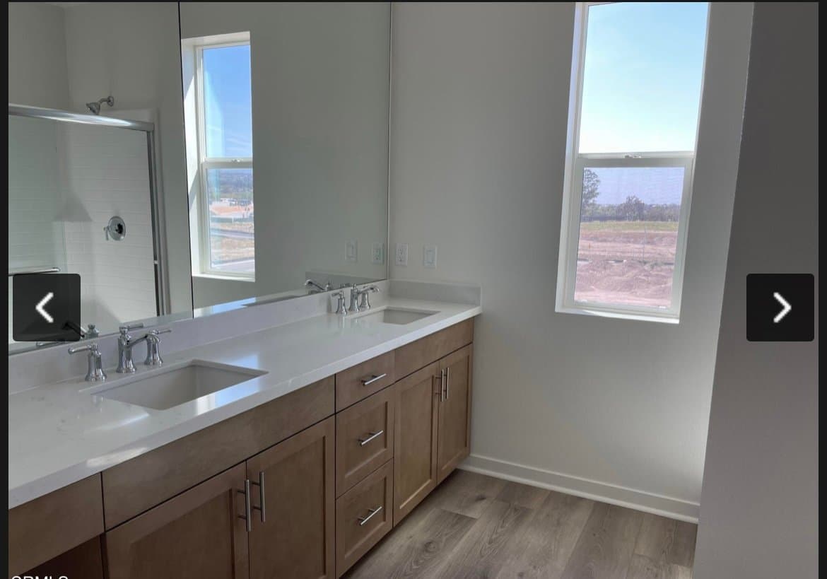 Oxnard Townhome: 633 Winchester Dr