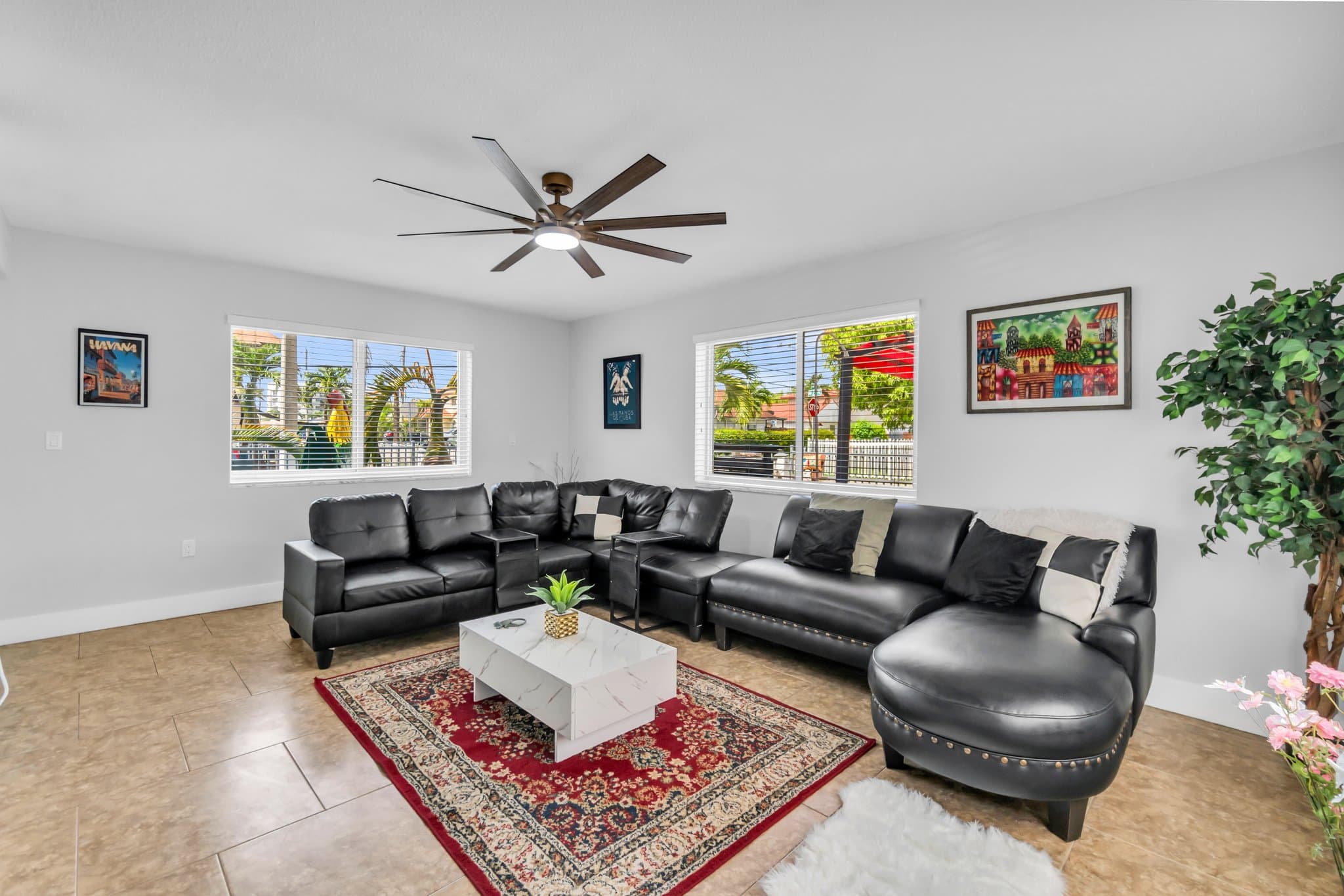 Miami House: 901 nw 22 pl