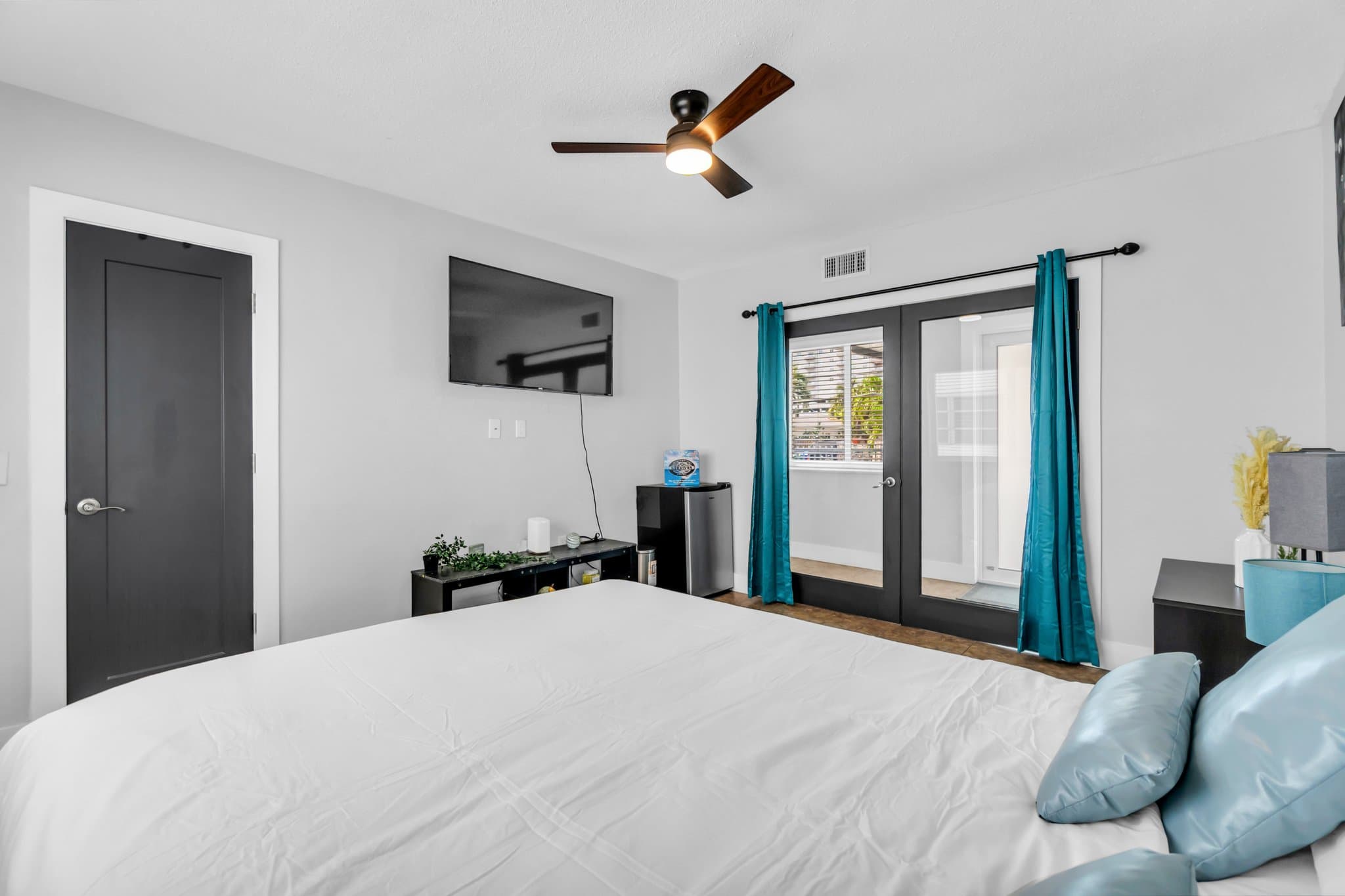 Miami House: 901 nw 22 pl