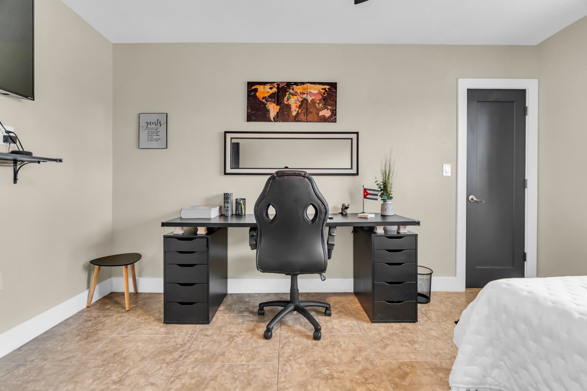 Miami House: 901 nw 22 pl