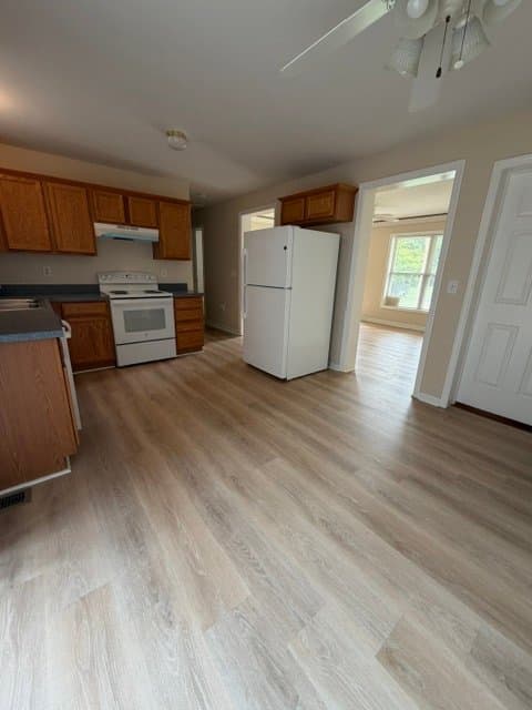 King George House: 10457 Hughes Ln