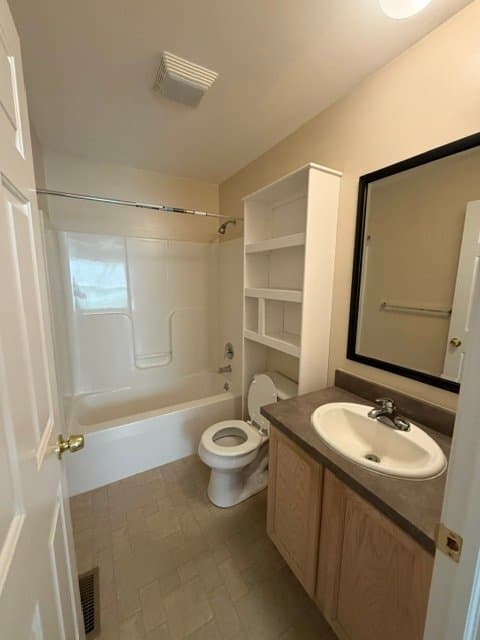 King George House: 10457 Hughes Ln